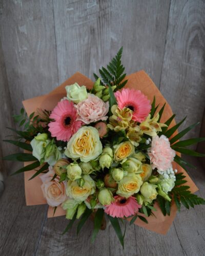 "Rózsás Szellő Csokor"