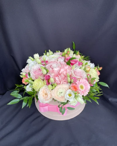 Romantikus rózsaszín virágbox