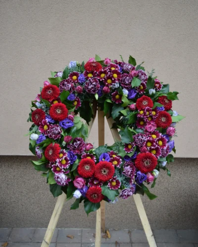 Méltó búcsú – színes temetési koszorú
